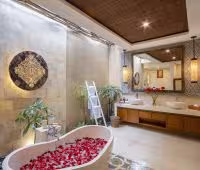 Villa Inara, Master-Badezimmer